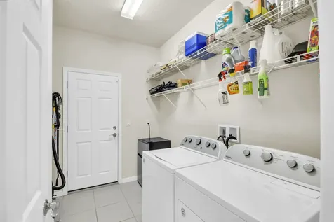 479 Se Vallarta Drive Port Saint Lucie FL 34984