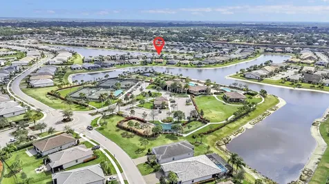 479 Se Vallarta Drive Port Saint Lucie FL 34984