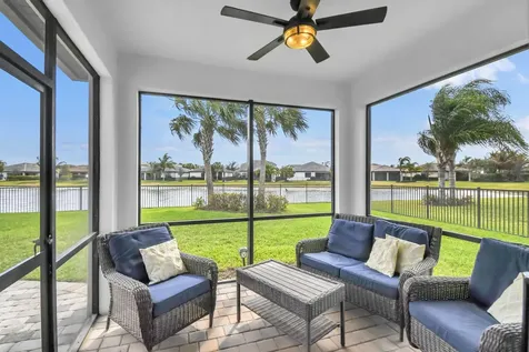 479 Se Vallarta Drive Port Saint Lucie FL 34984