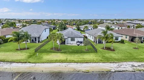 479 Se Vallarta Drive Port Saint Lucie FL 34984