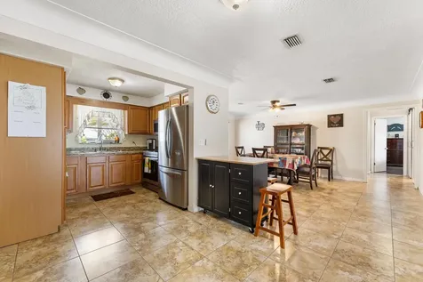 1042 Sw 23rd Avenue Boynton Beach FL 33426