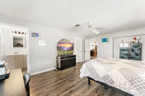 1042 Sw 23rd Avenue Boynton Beach FL 33426