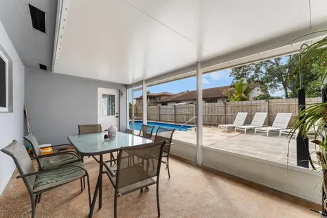 1042 Sw 23rd Avenue Boynton Beach FL 33426