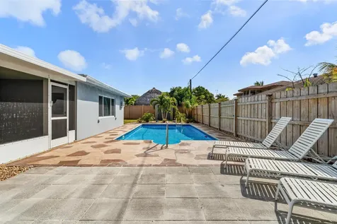 1042 Sw 23rd Avenue Boynton Beach FL 33426