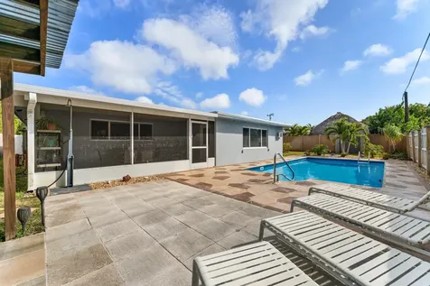 1042 Sw 23rd Avenue Boynton Beach FL 33426