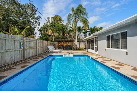 1042 Sw 23rd Avenue Boynton Beach FL 33426