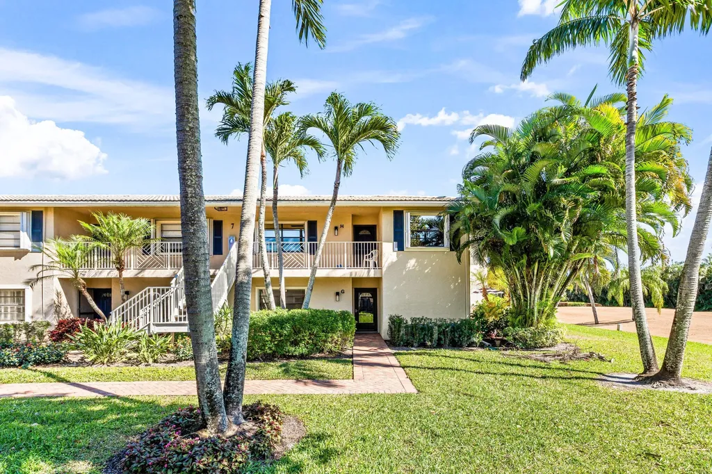 7 Stratford Drive Boynton Beach FL 33436