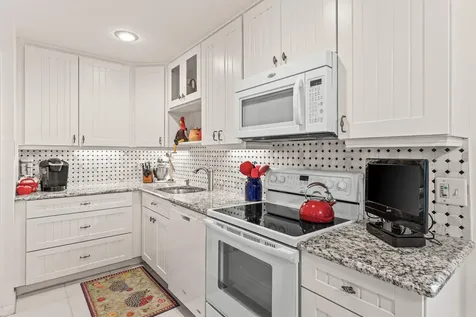 7 Stratford Drive Boynton Beach FL 33436