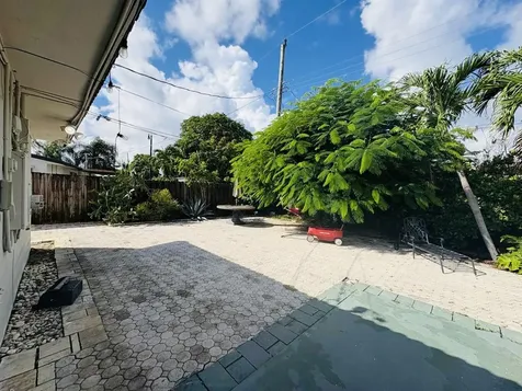 2711 Ne 11th Terrace Pompano Beach FL 33064