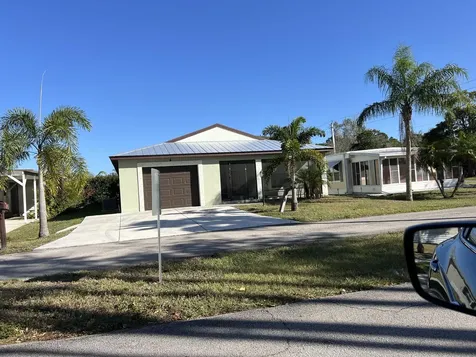 4 Alhambra Port Saint Lucie FL 34952