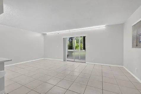 116 Oxford 200 West Palm Beach FL 33417