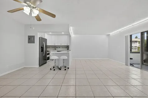 116 Oxford 200 West Palm Beach FL 33417