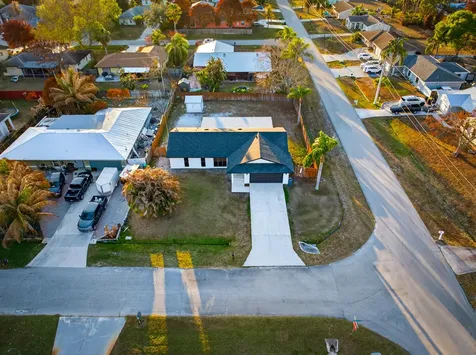 2202 Se Glover Street Port Saint Lucie FL 34984