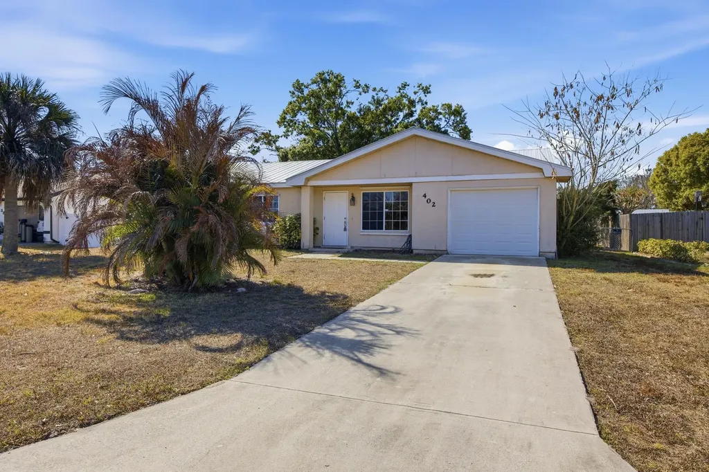 402 Sw Eastport Circle Port Saint Lucie FL 34953
