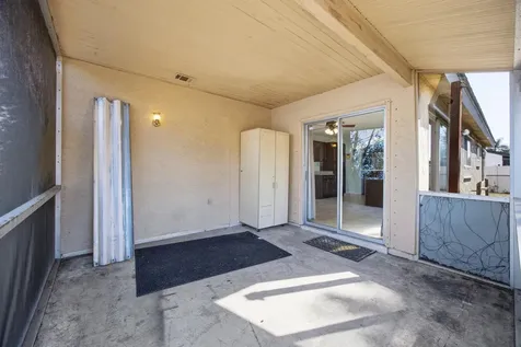 402 Sw Eastport Circle Port Saint Lucie FL 34953