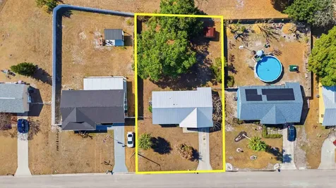 402 Sw Eastport Circle Port Saint Lucie FL 34953