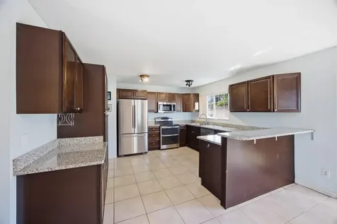 402 Sw Eastport Circle Port Saint Lucie FL 34953