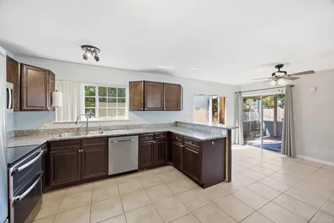 402 Sw Eastport Circle Port Saint Lucie FL 34953