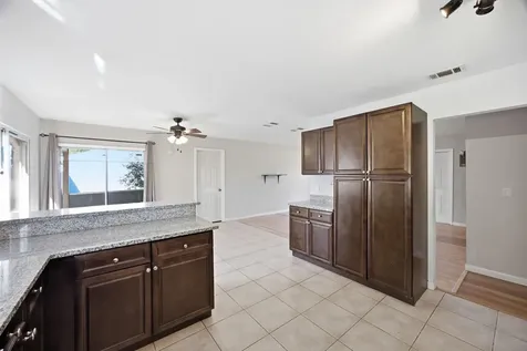 402 Sw Eastport Circle Port Saint Lucie FL 34953