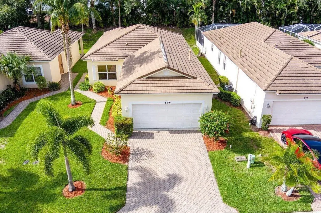 806 SW Rocky Bayou Terrace Port Saint Lucie FL 34986