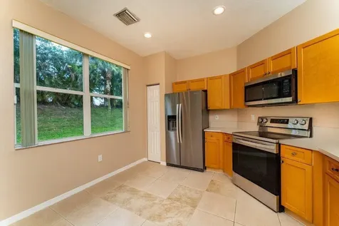 806 SW Rocky Bayou Terrace Port Saint Lucie FL 34986