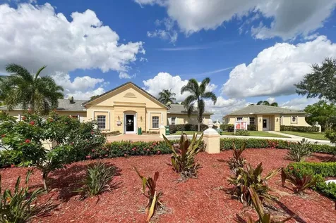 806 SW Rocky Bayou Terrace Port Saint Lucie FL 34986