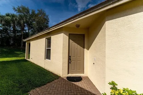 806 SW Rocky Bayou Terrace Port Saint Lucie FL 34986