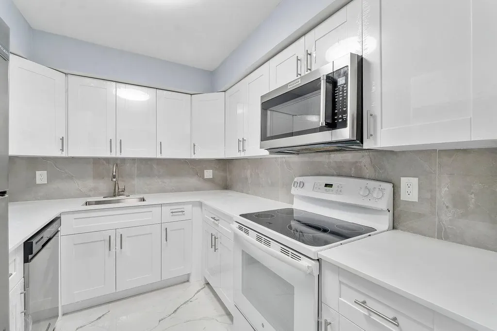 9960 Pineapple Tree Drive Boynton Beach FL 33436