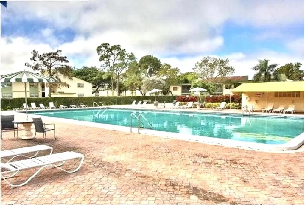 4141 NW 90th Avenue Coral Springs FL 33065