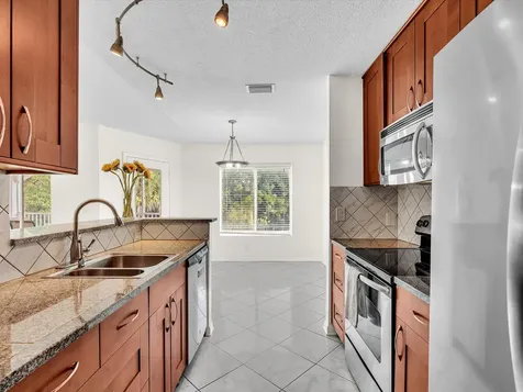 815 W Boynton Beach Boulevard Boynton Beach FL 33426