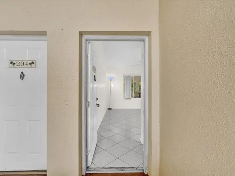 815 W Boynton Beach Boulevard Boynton Beach FL 33426