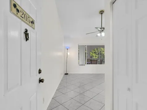 815 W Boynton Beach Boulevard Boynton Beach FL 33426