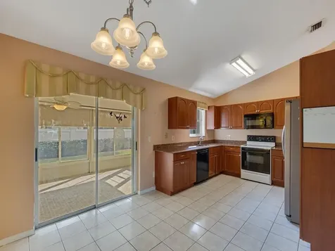 352 Nw Tuscany Way Port Saint Lucie FL 34986