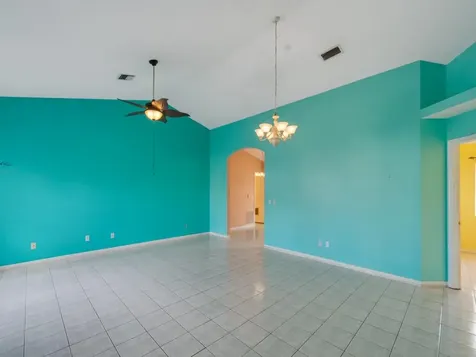 352 Nw Tuscany Way Port Saint Lucie FL 34986