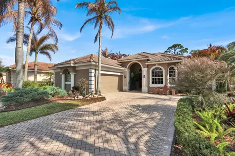 8052 Links Way Port Saint Lucie FL 34986