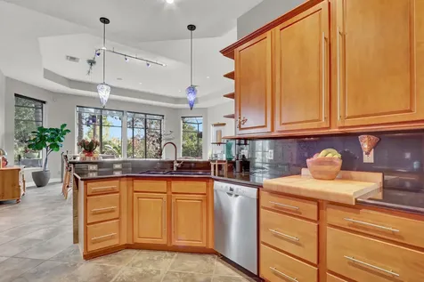 8052 Links Way Port Saint Lucie FL 34986