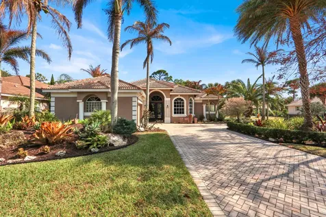 8052 Links Way Port Saint Lucie FL 34986