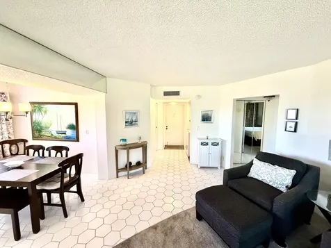 3524 Via Poinciana Lake Worth FL 33467