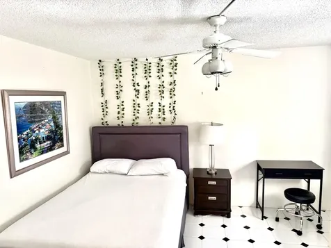 3524 Via Poinciana Lake Worth FL 33467