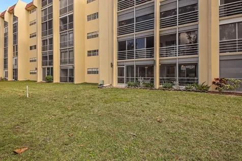 3755 Via Poinciana Lake Worth FL 33467