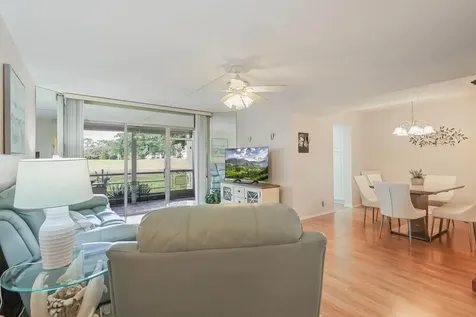 3755 Via Poinciana Lake Worth FL 33467