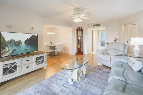 3755 Via Poinciana Lake Worth FL 33467