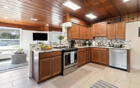 727 S Lake Drive Lantana FL 33462