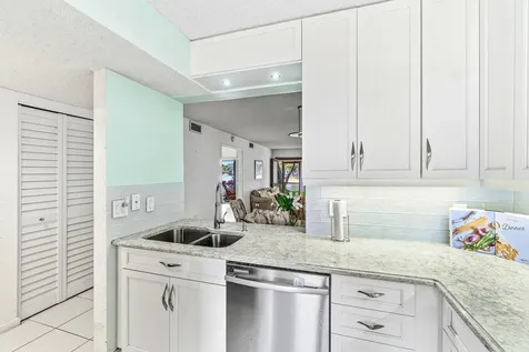 5380 Cedar Lake Drive Boynton Beach FL 33437