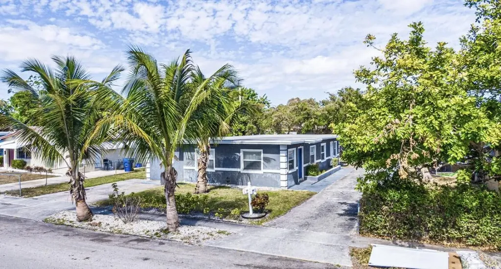 112 W 34th Street Riviera Beach FL 33404