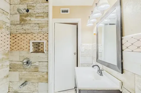 112 W 34th Street Riviera Beach FL 33404