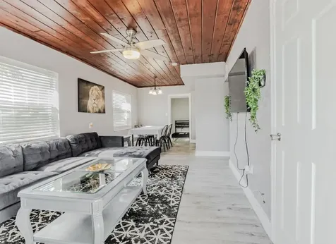 112 W 34th Street Riviera Beach FL 33404