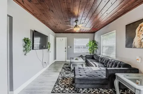 112 W 34th Street Riviera Beach FL 33404