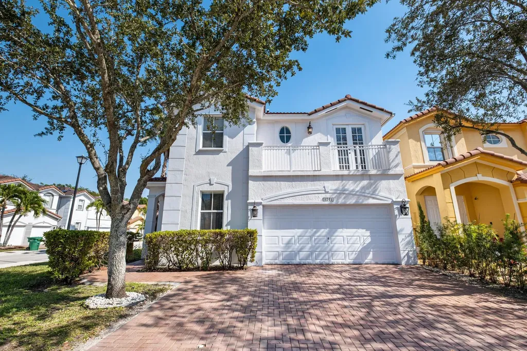 8741 Nw 110th Avenue Doral FL 33178