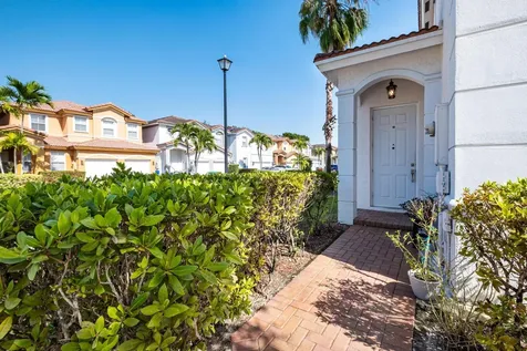 8741 Nw 110th Avenue Doral FL 33178